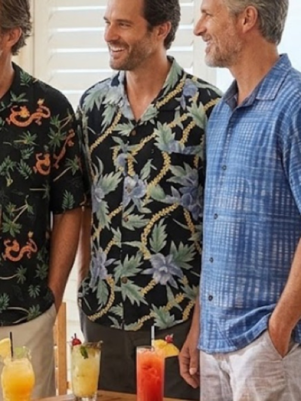 Tommy Bahama Black Floral Hawaiian Camp Shirt Blue and Green Blooms Size Large